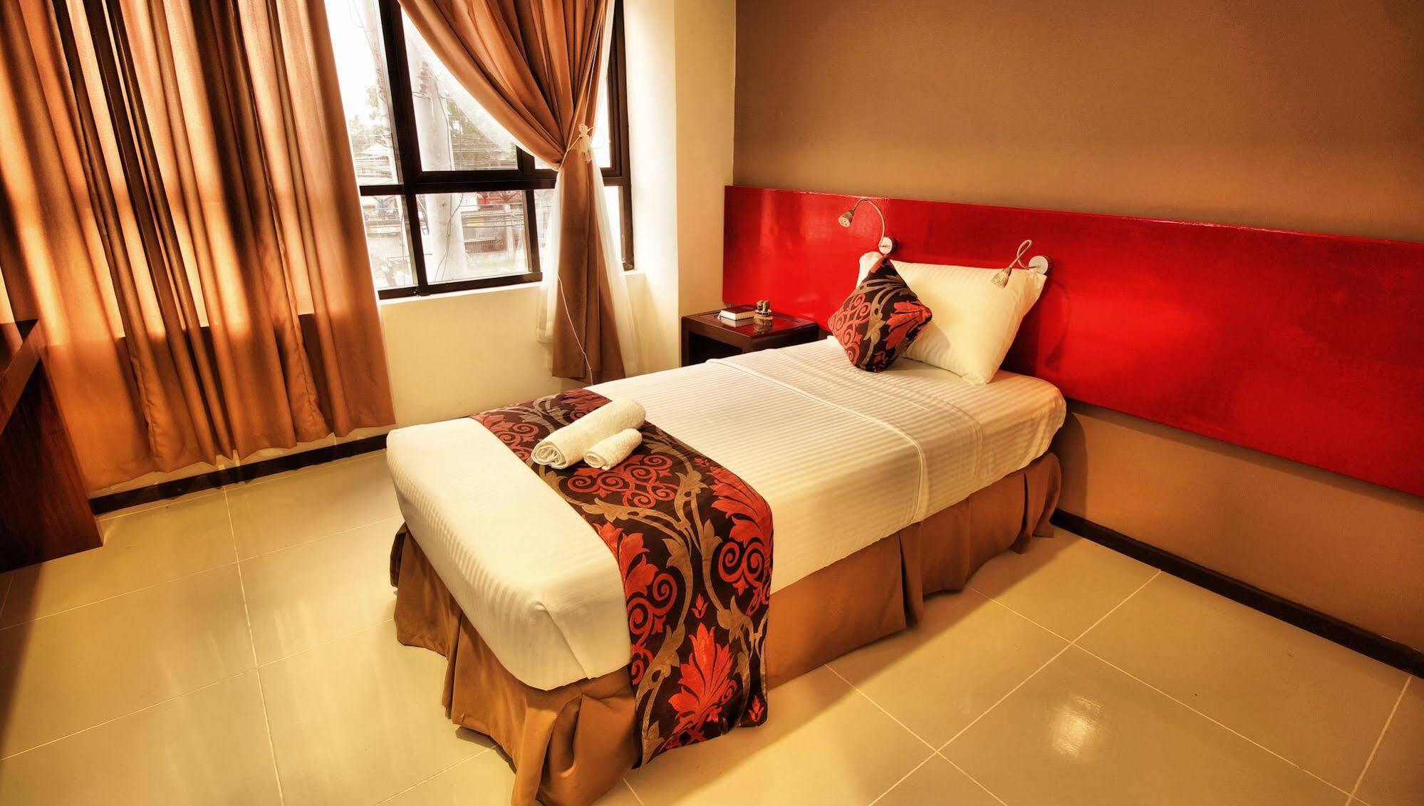 Big Daddy Hotel And Convention Center Butuan City Eksteriør billede